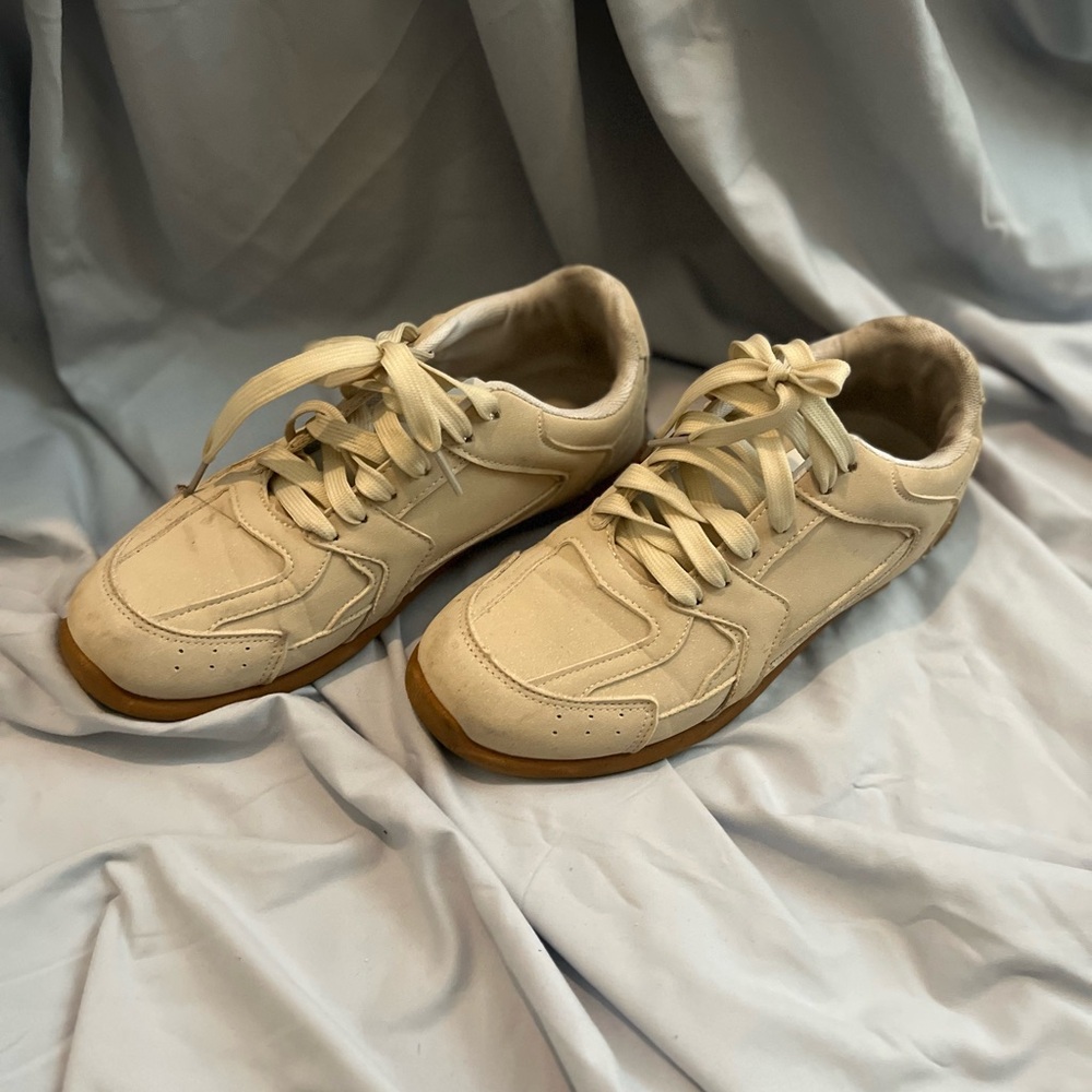 Women's Cream Sneakers